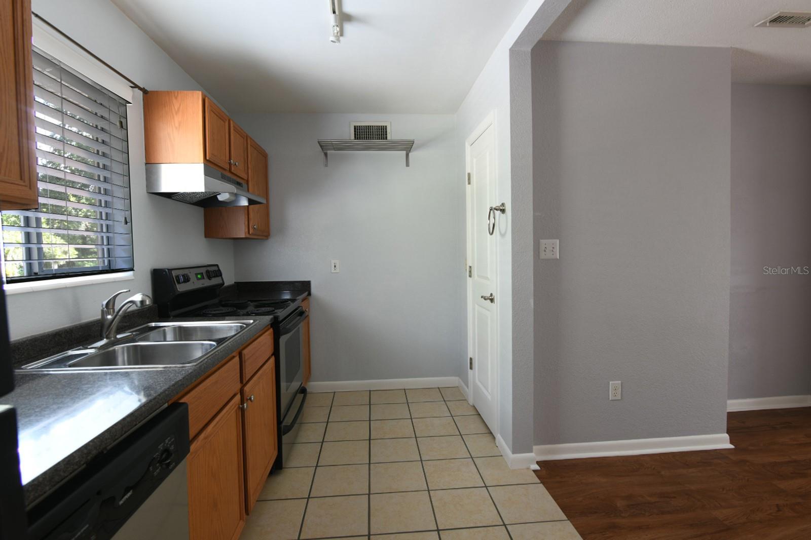 Image 7 of 21 For 507 39th Road 215