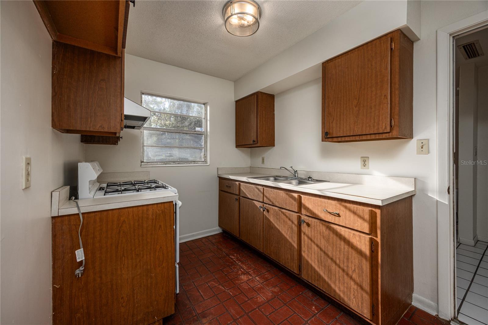Image 12 of 29 For 3818 13th Street