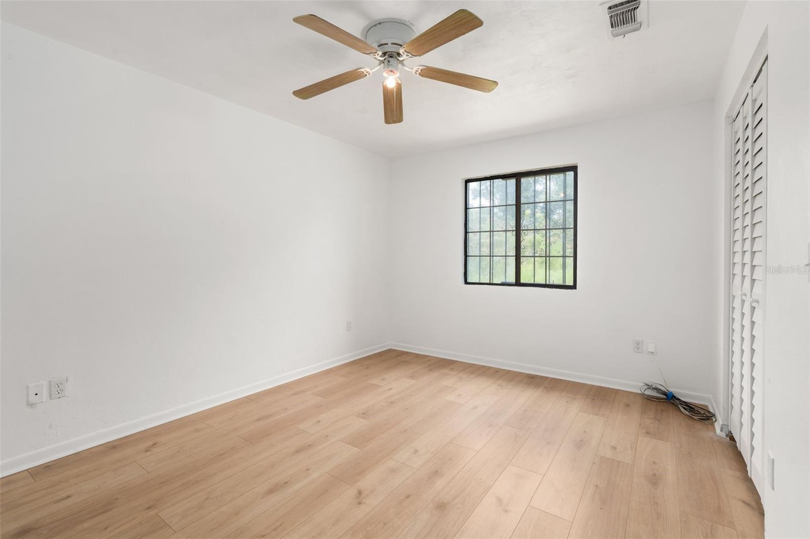 Image 19 of 34 For 3321 162nd Street