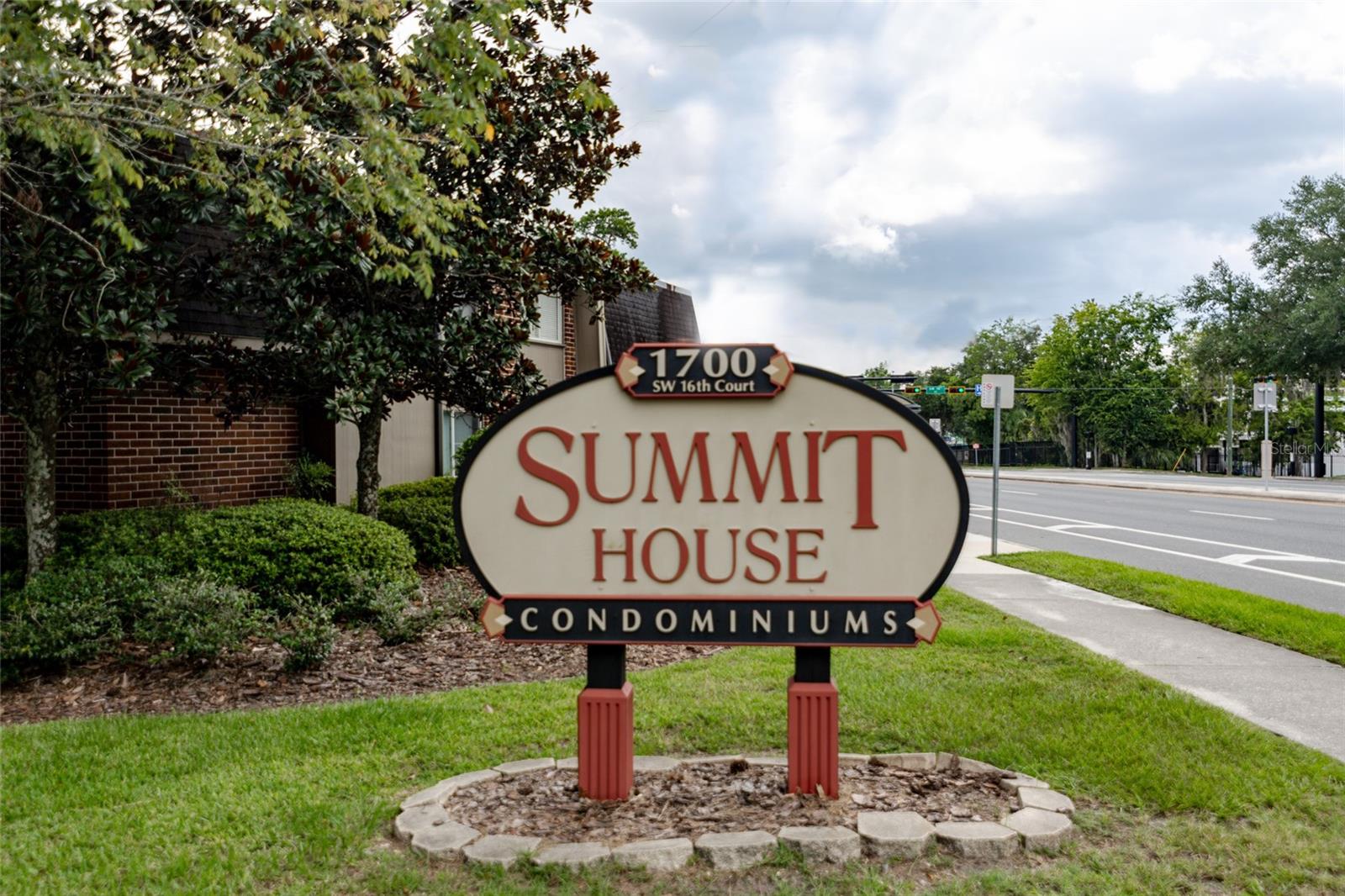 Details for 1700 16th Court J-4, GAINESVILLE, FL 32608