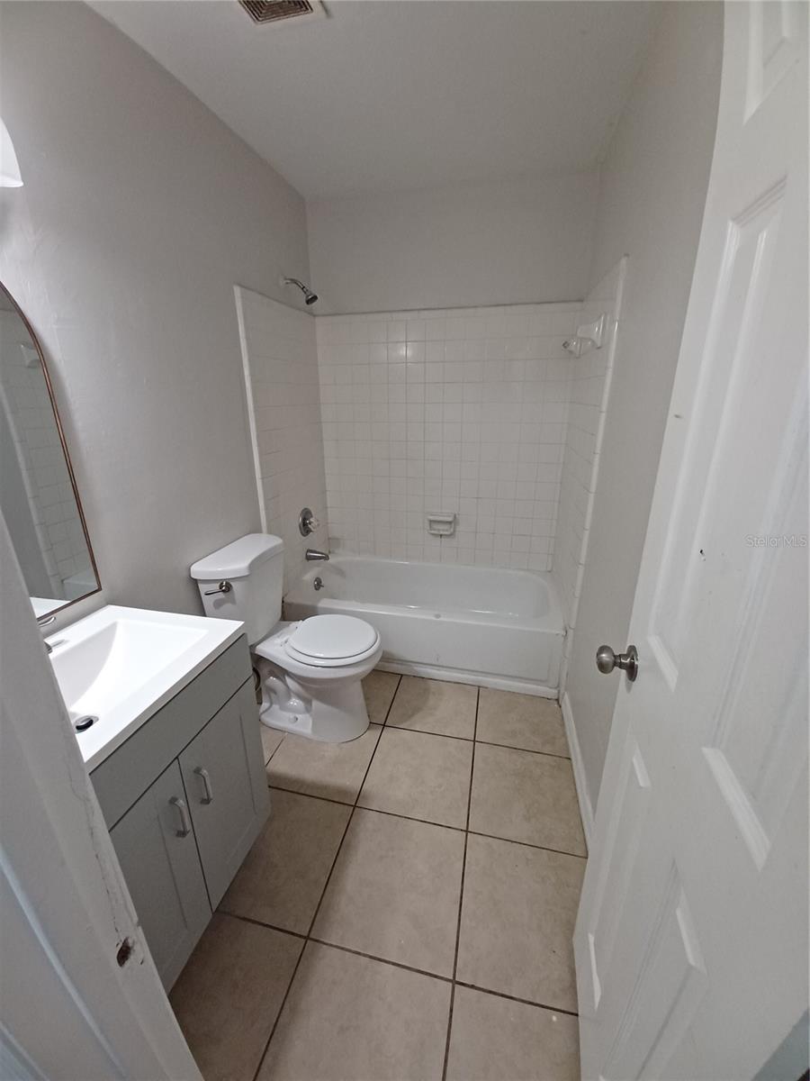 Image 5 of 25 For 5811 23rd Terrace A,b,c,d