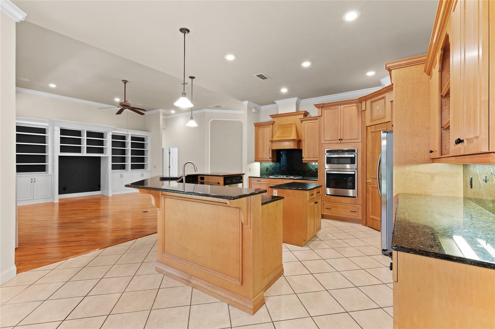 Image 11 of 42 For 6217 52nd Lane
