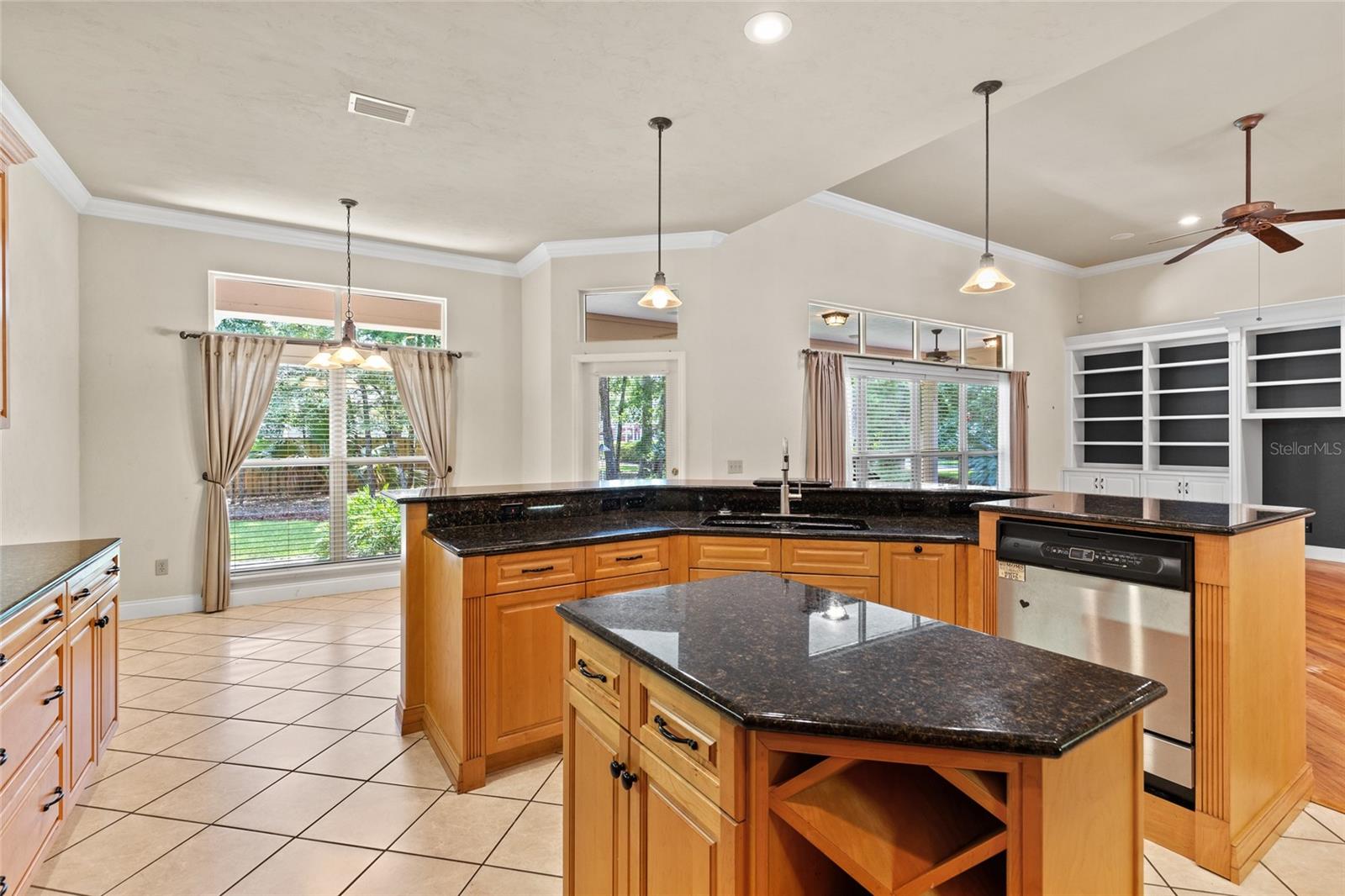 Image 18 of 42 For 6217 52nd Lane