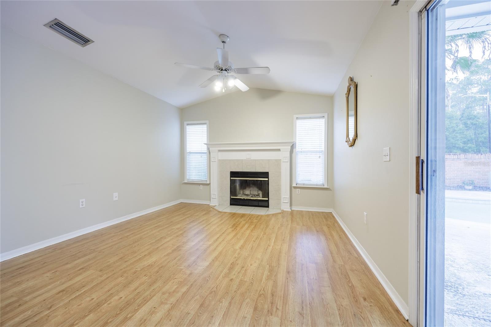 Image 22 of 48 For 6320 41st Drive