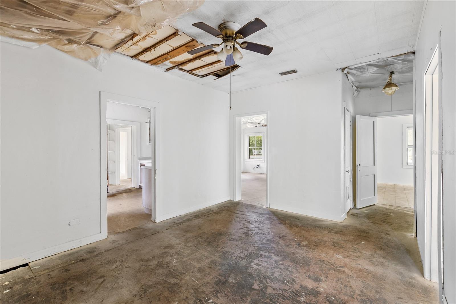 Image 14 of 34 For 7014 219th Terrace