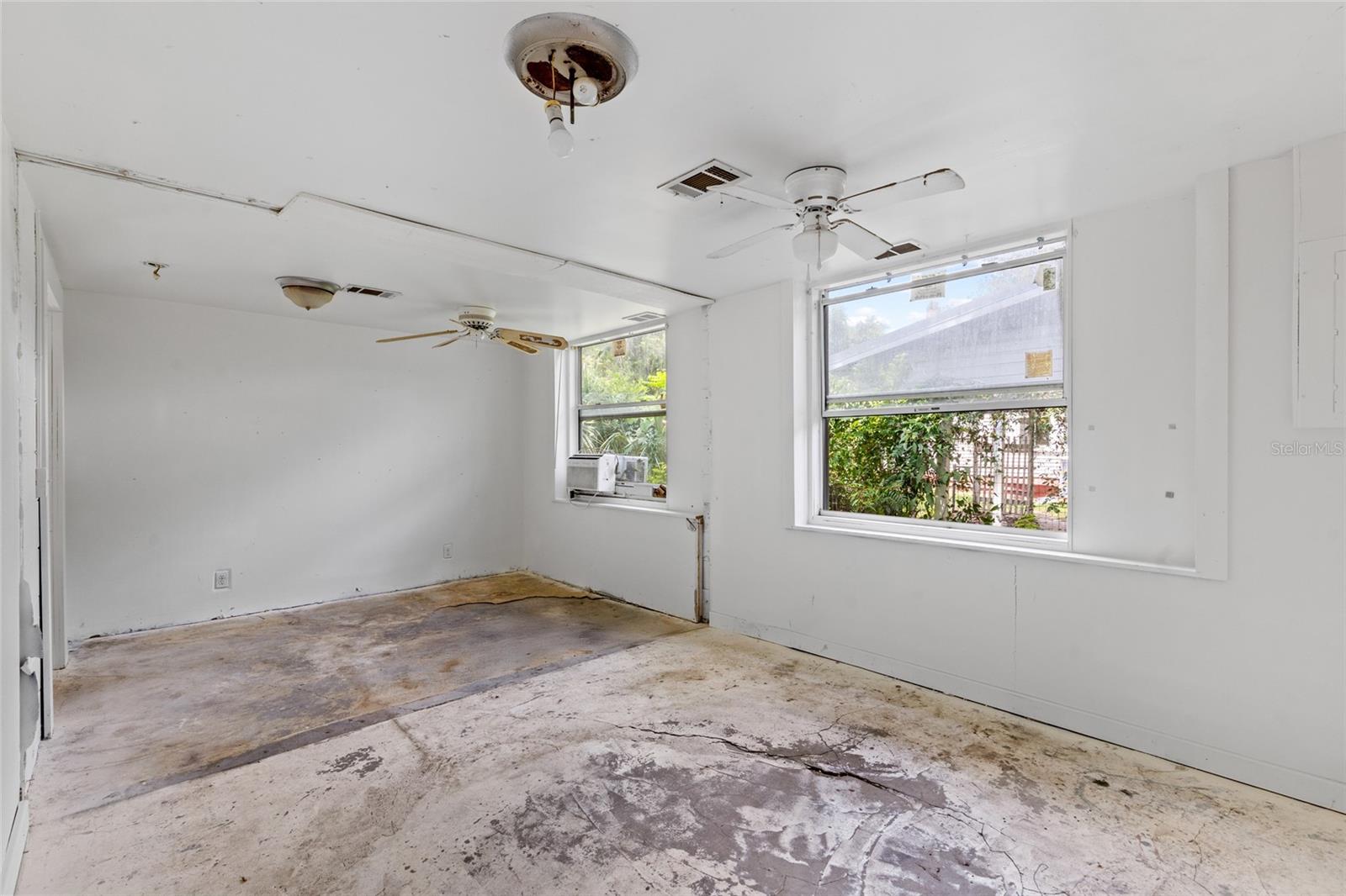Image 17 of 34 For 7014 219th Terrace