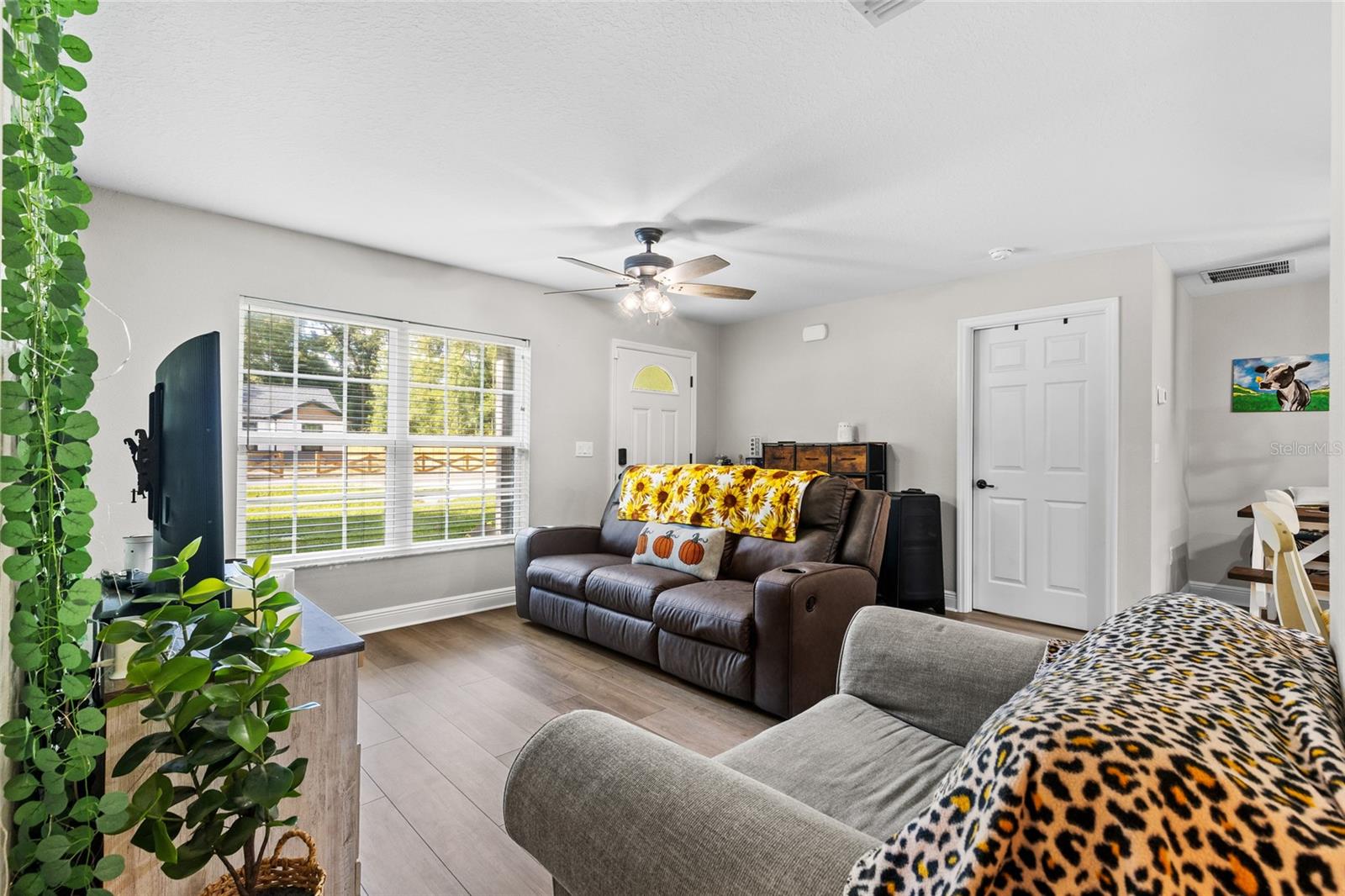 Image 6 of 26 For 15541 13th Lane