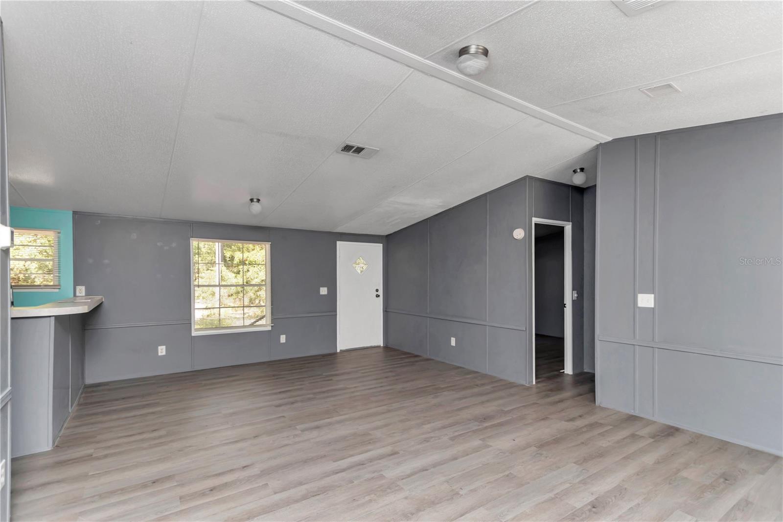 Image 10 of 33 For 6639 94th Avenue