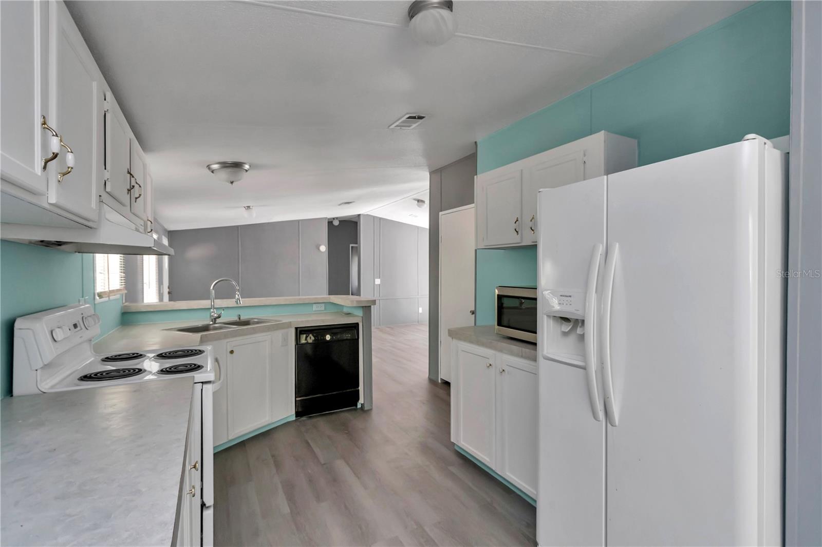Image 16 of 33 For 6639 94th Avenue