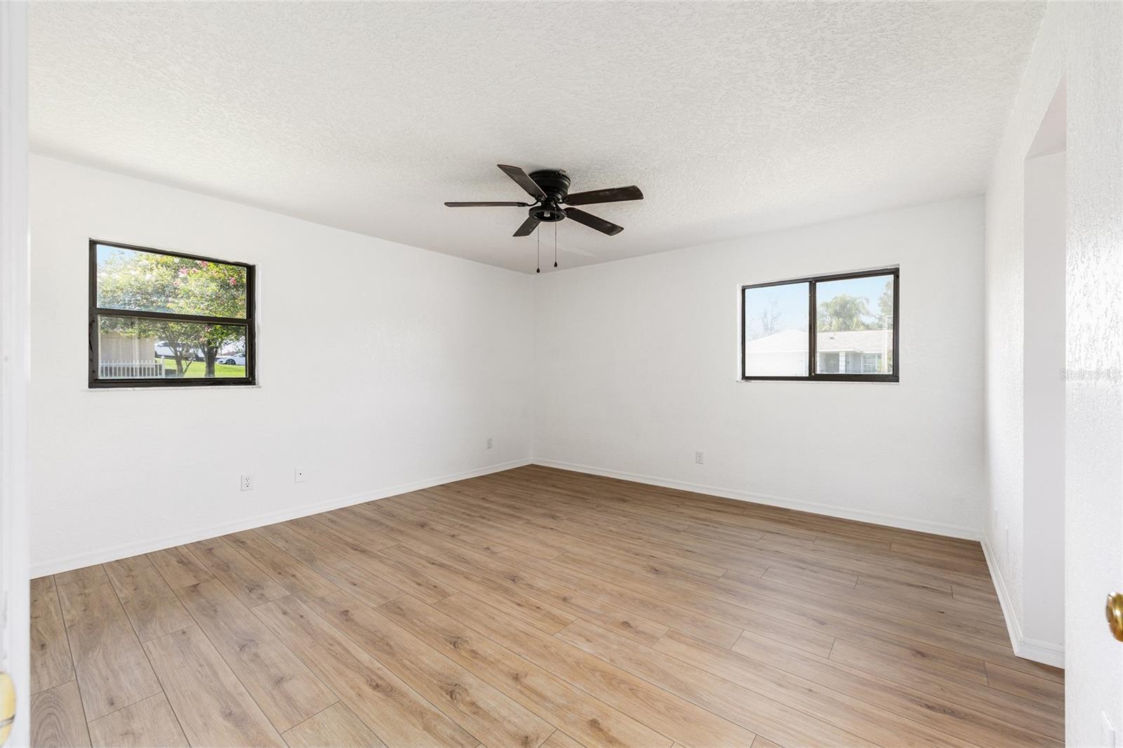 Image 13 of 26 For 10690 44th Terrace