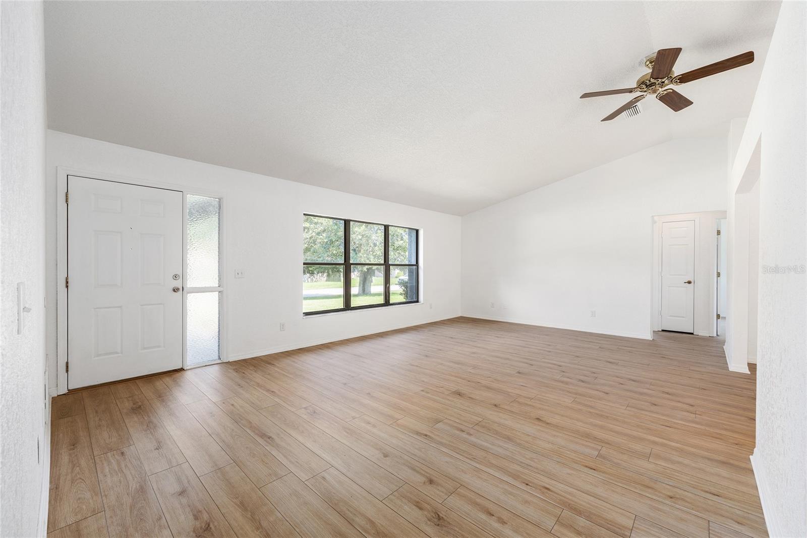 Image 7 of 26 For 10690 44th Terrace