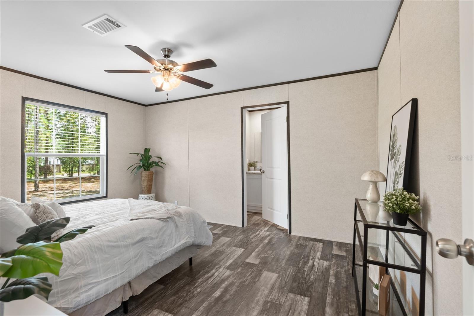 Image 11 of 24 For 5350 108 Terrace