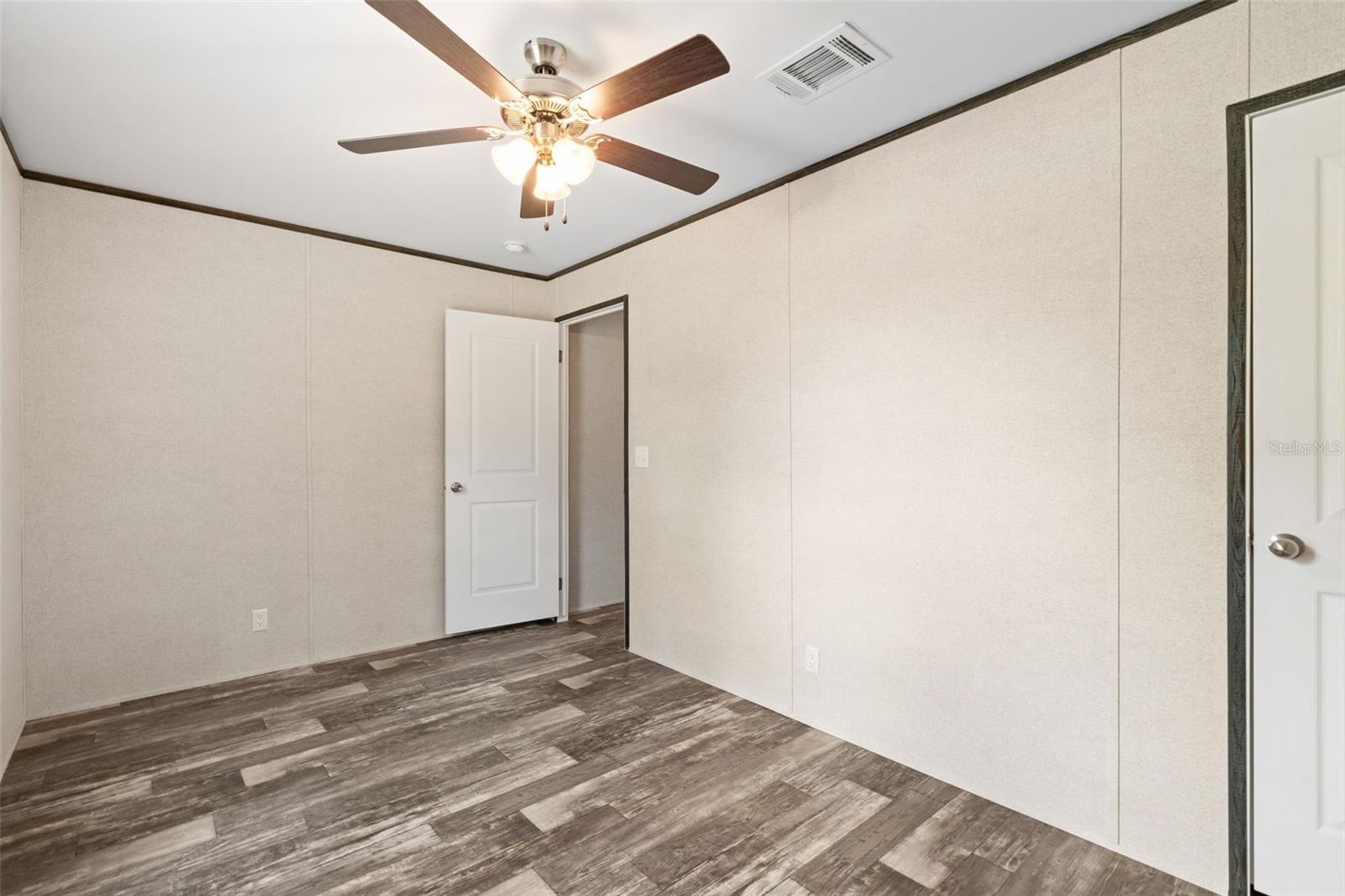 Image 17 of 24 For 5350 108 Terrace