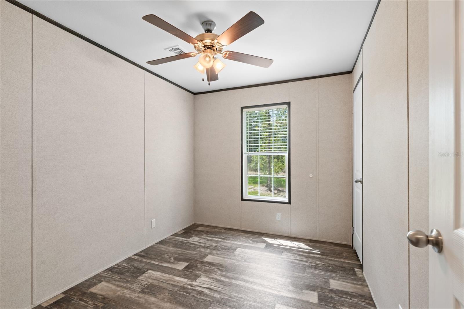 Image 18 of 24 For 5350 108 Terrace