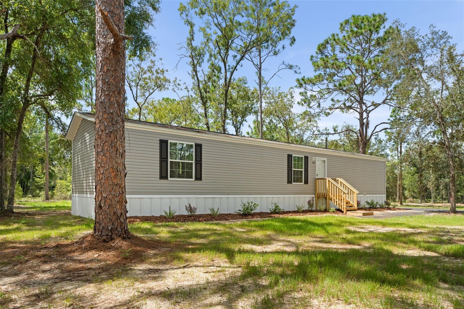 Image 3 of 24 For 5350 108 Terrace