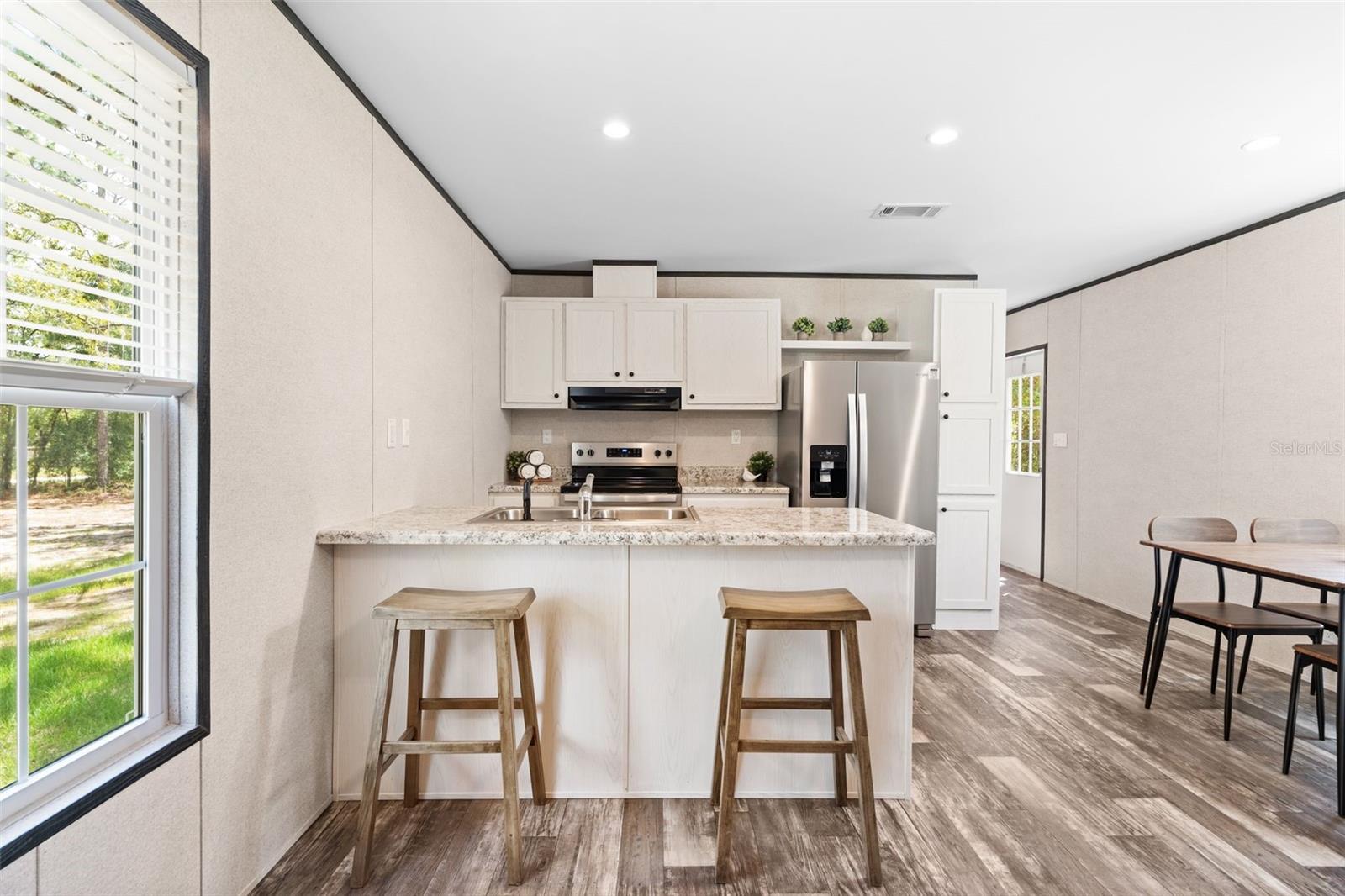 Image 7 of 24 For 5350 108 Terrace