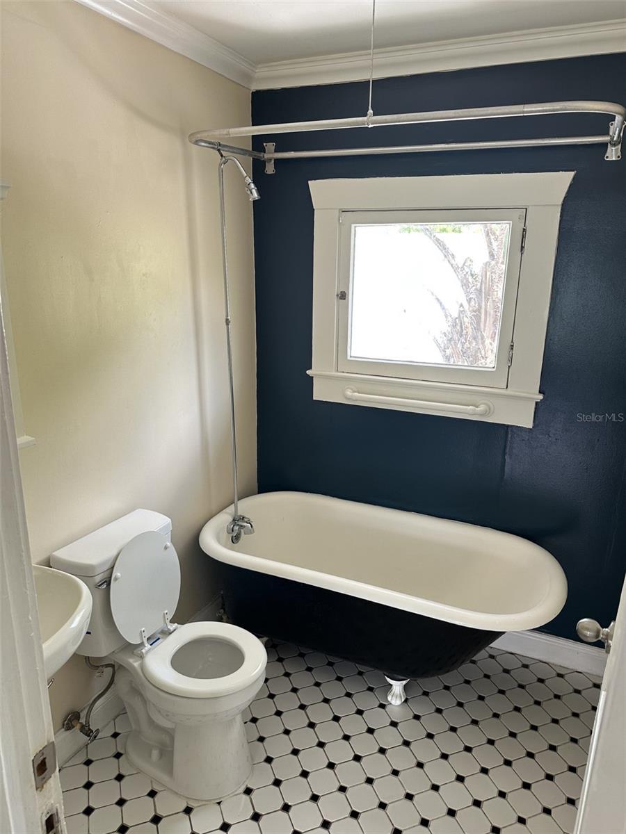 Image 8 of 20 For 205 Voorhis Avenue