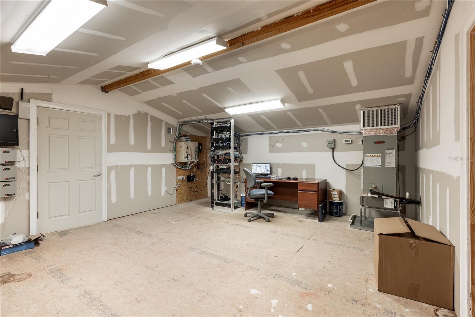 Image 13 of 50 For 3205 47th Avenue