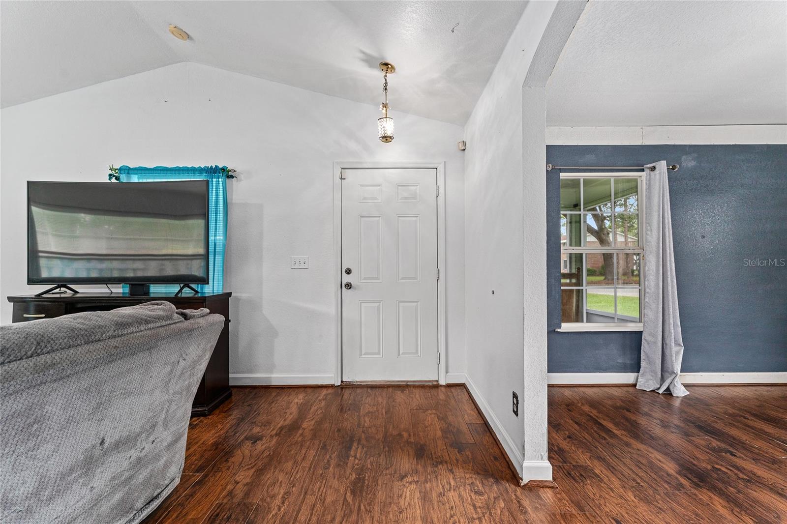 Image 11 of 68 For 737 18th Street