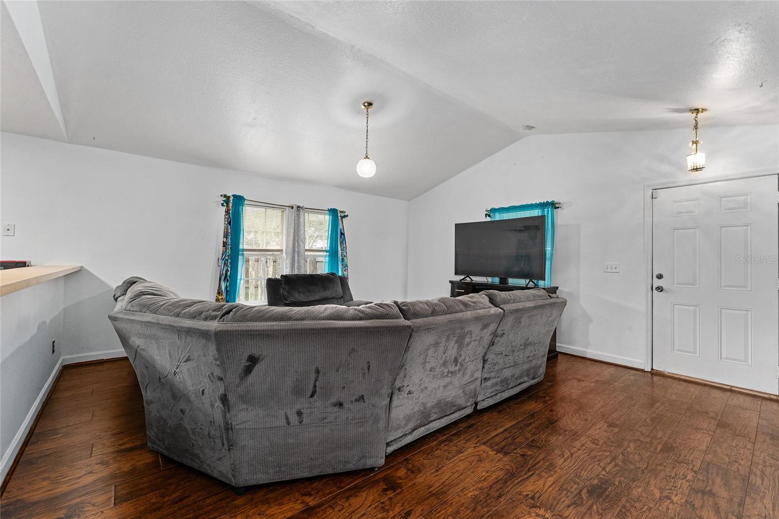 Image 12 of 68 For 737 18th Street