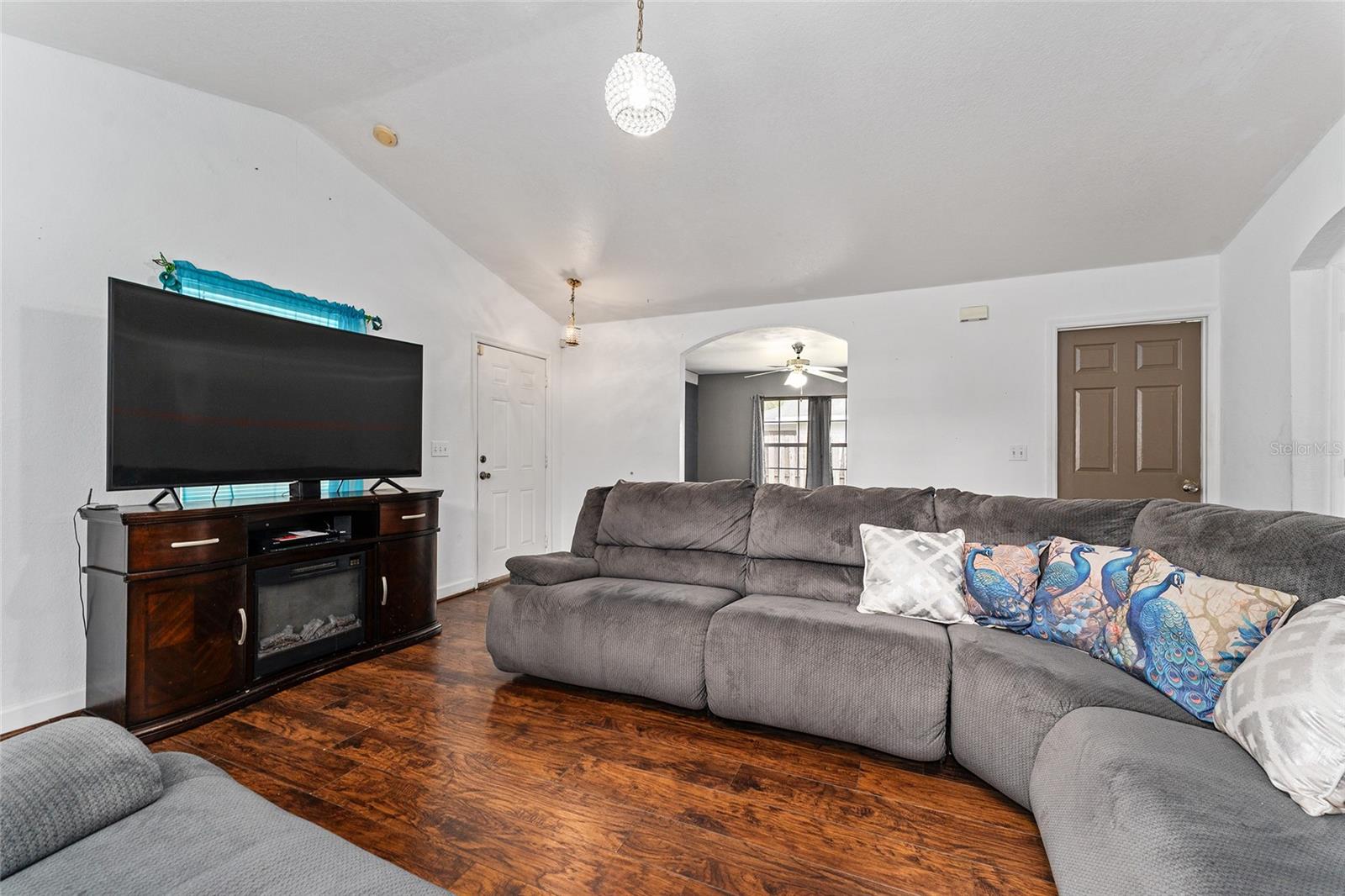 Image 13 of 68 For 737 18th Street