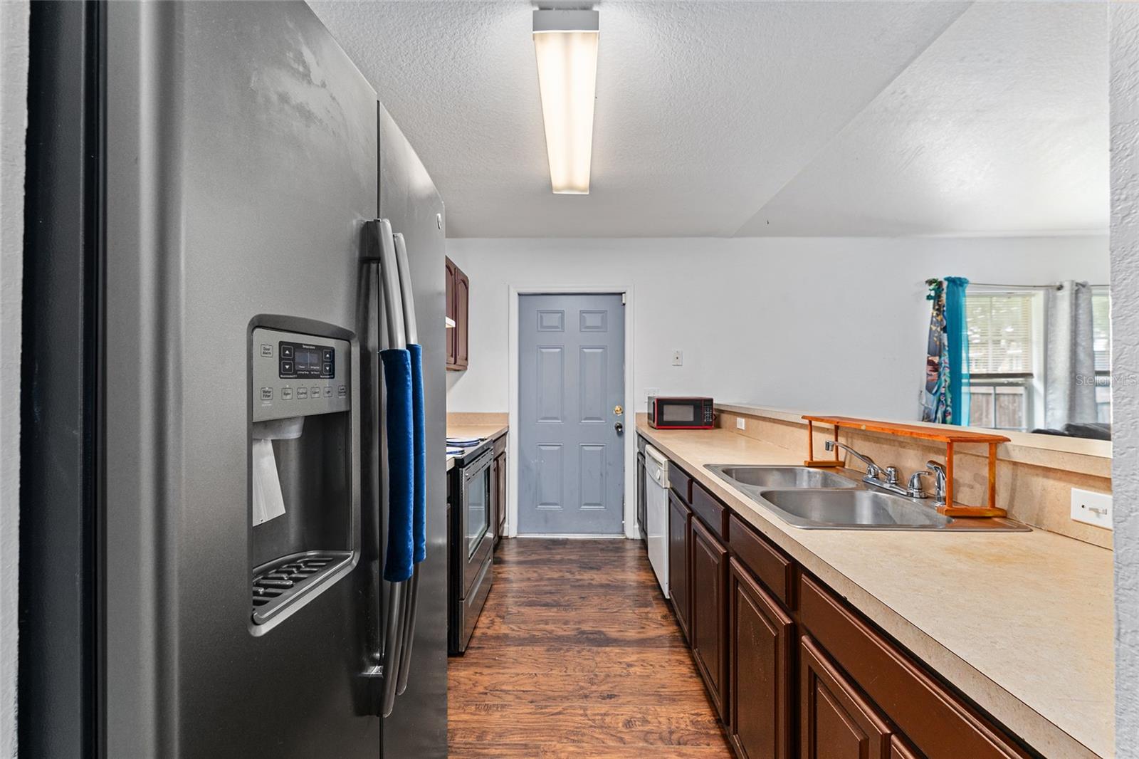 Image 17 of 68 For 737 18th Street