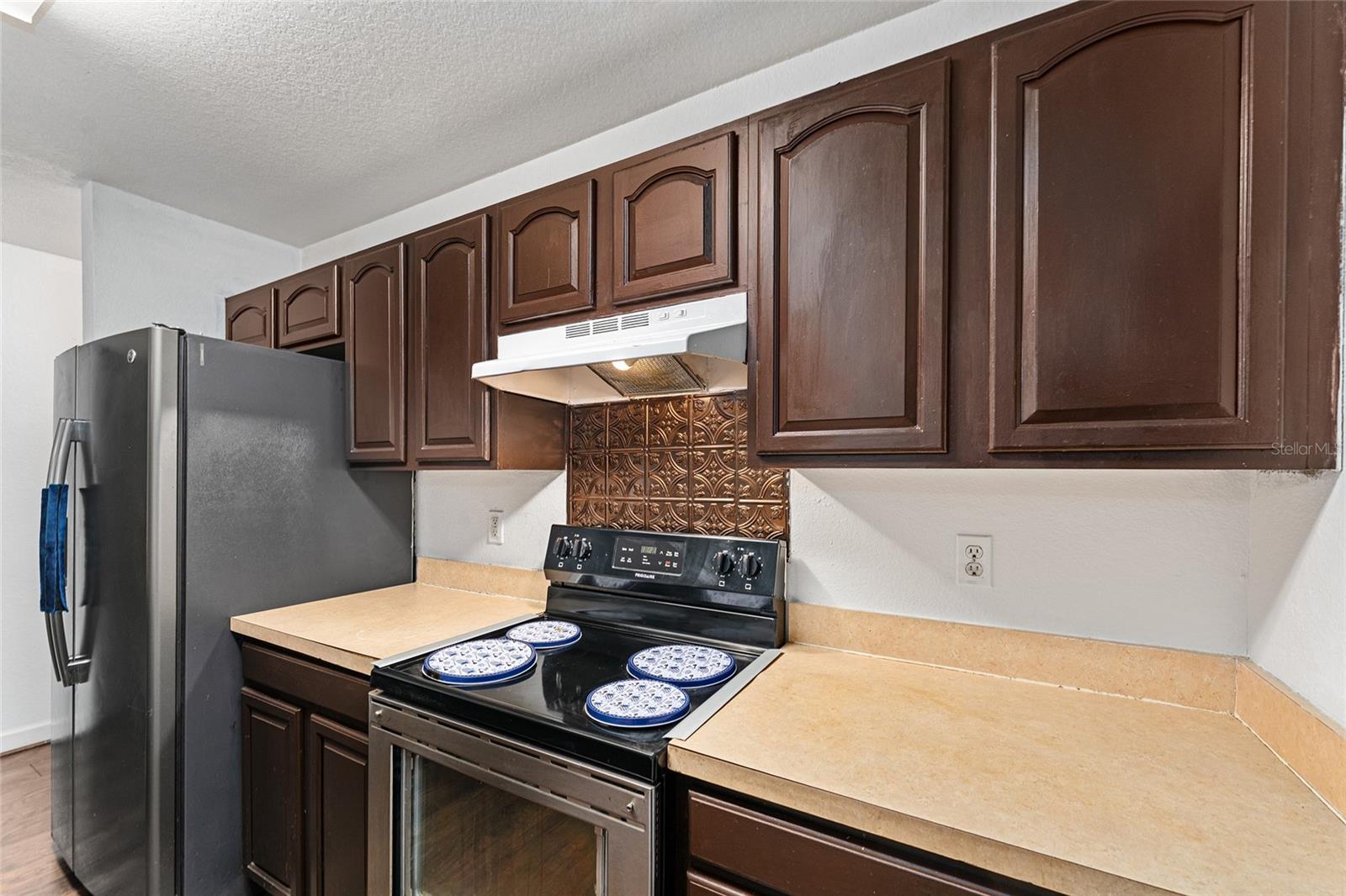 Image 18 of 68 For 737 18th Street
