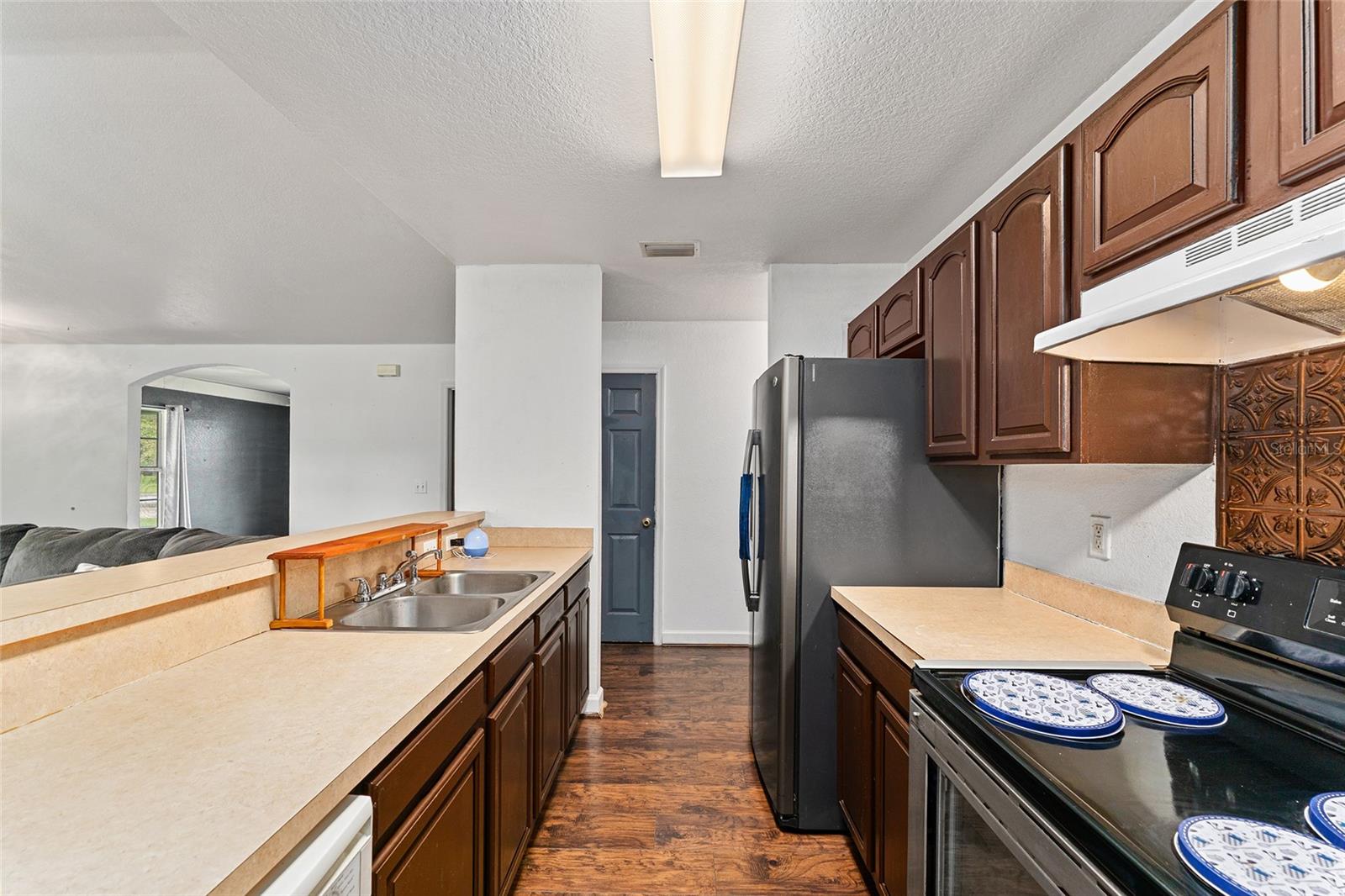 Image 21 of 68 For 737 18th Street