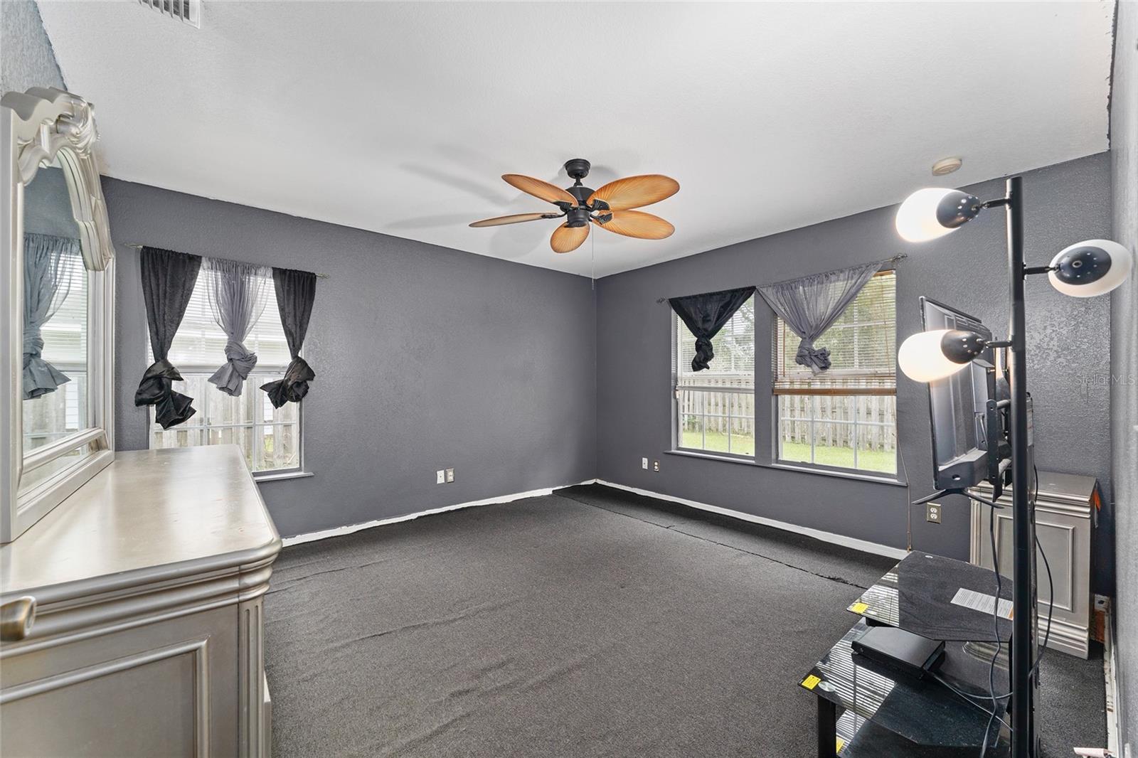 Image 24 of 68 For 737 18th Street