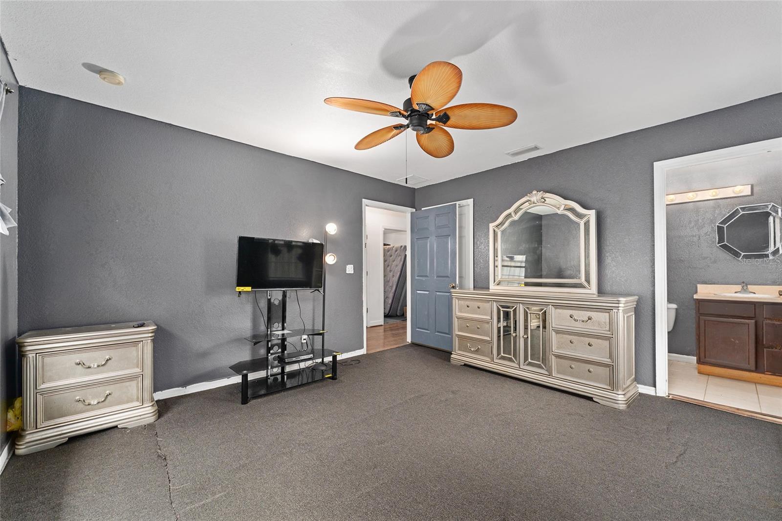 Image 26 of 68 For 737 18th Street