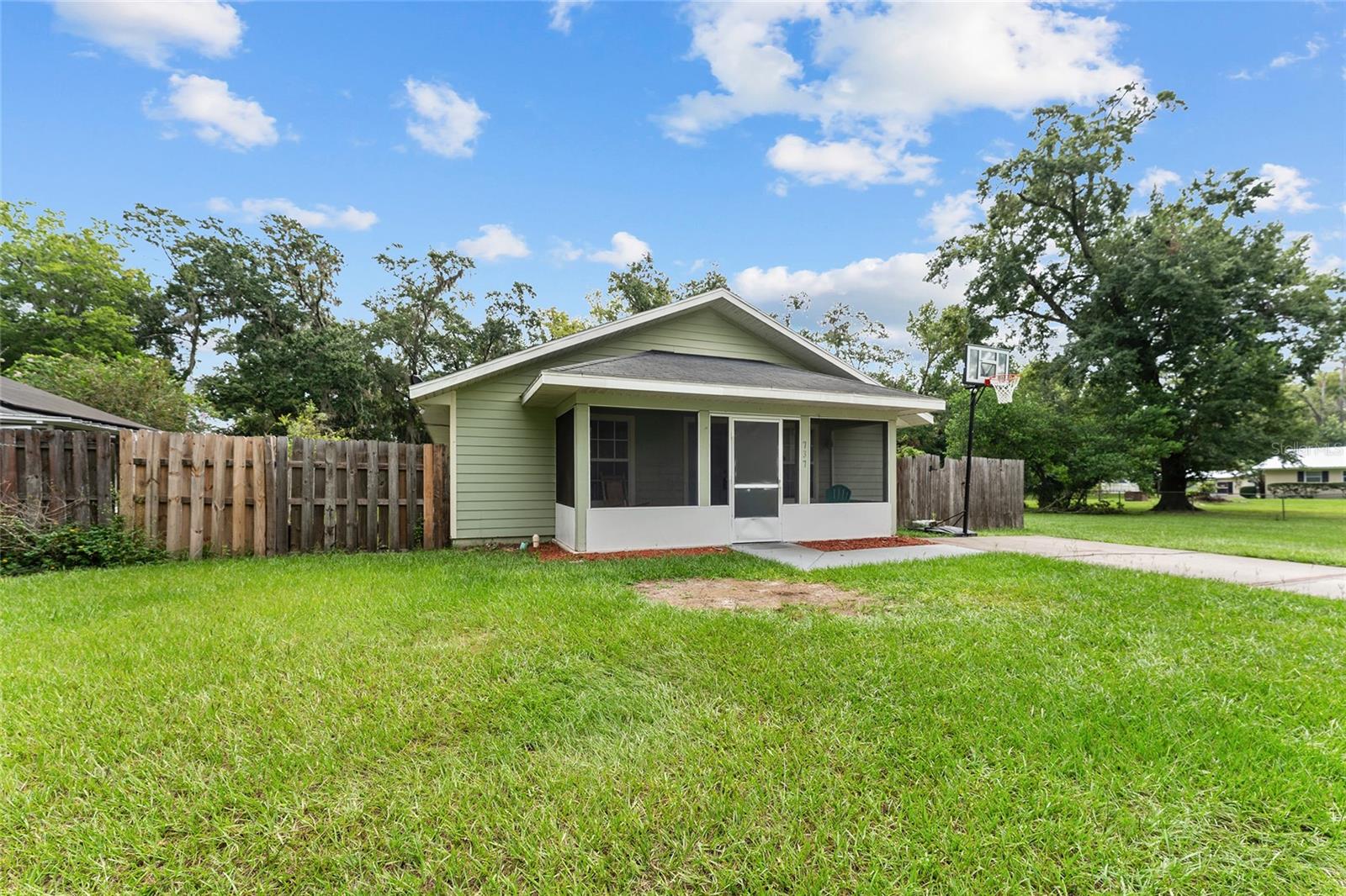 Image 42 of 68 For 737 18th Street