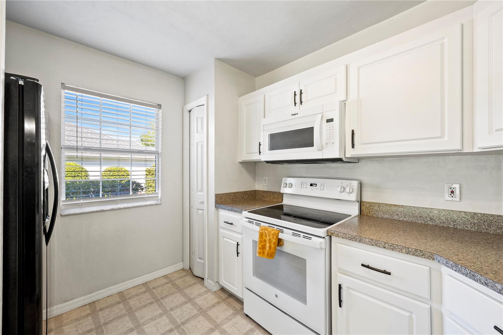 Image 9 of 35 For 23633 3rd Avenue