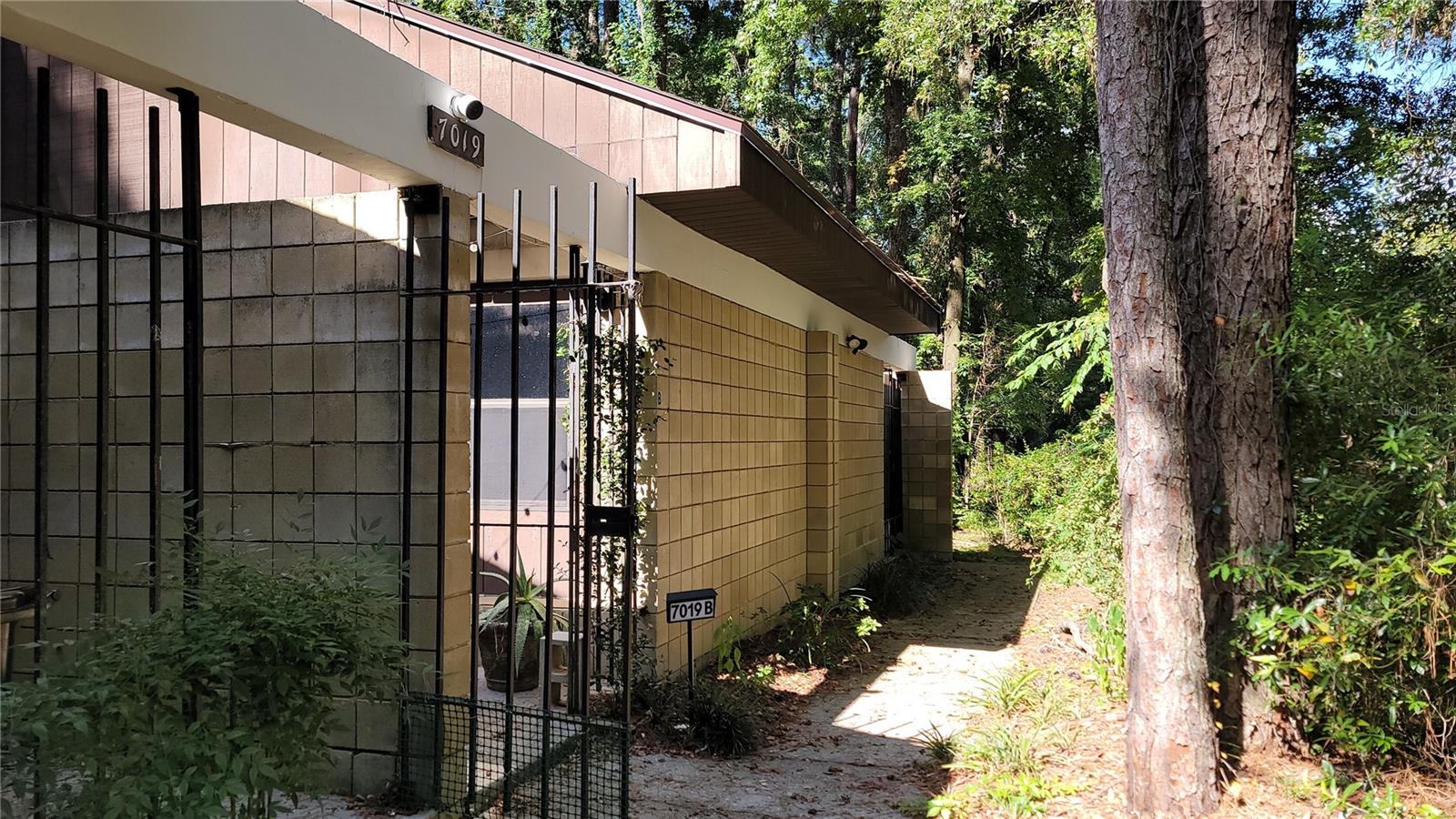 Image 3 of 17 For 7019 44th Avenue C