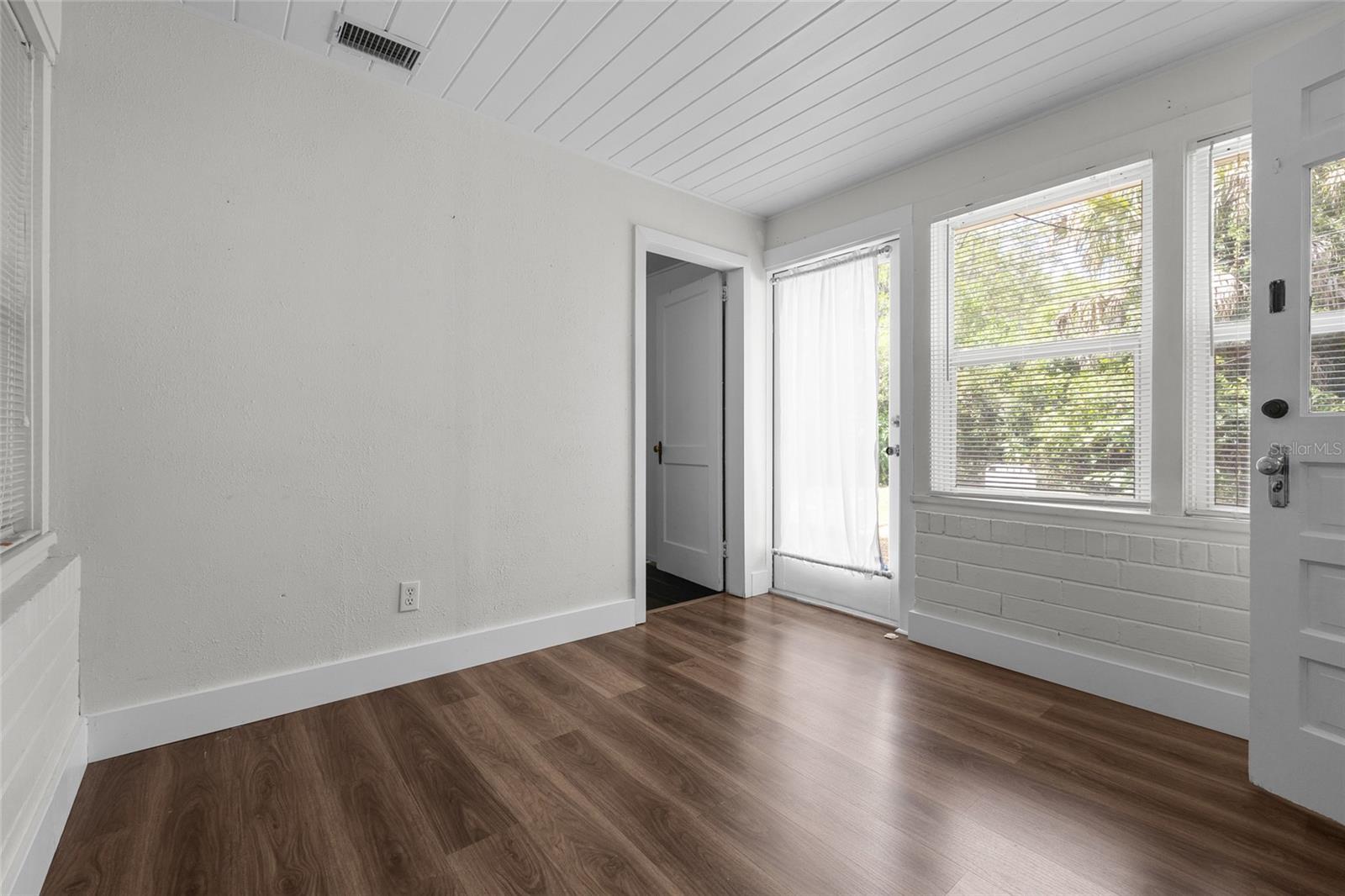 Image 22 of 34 For 1019 24th Avenue