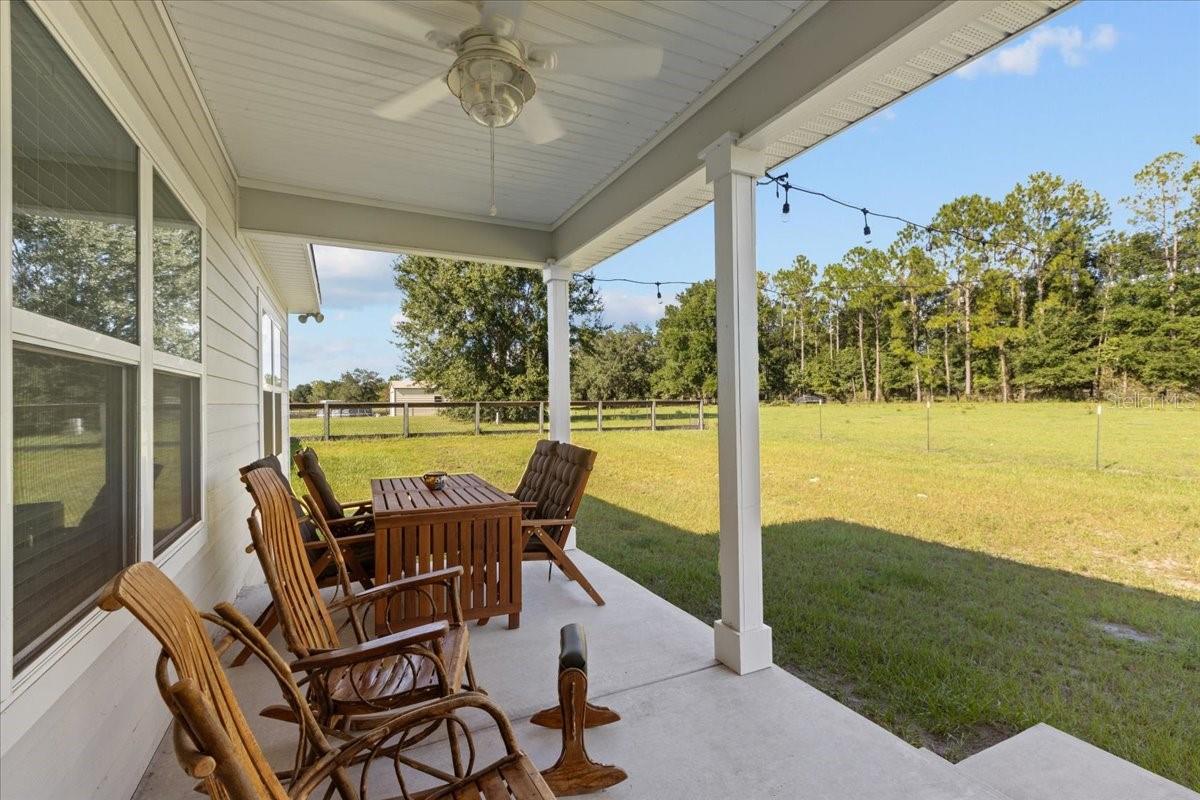 Image 10 of 50 For 335 Arrowbend Drive