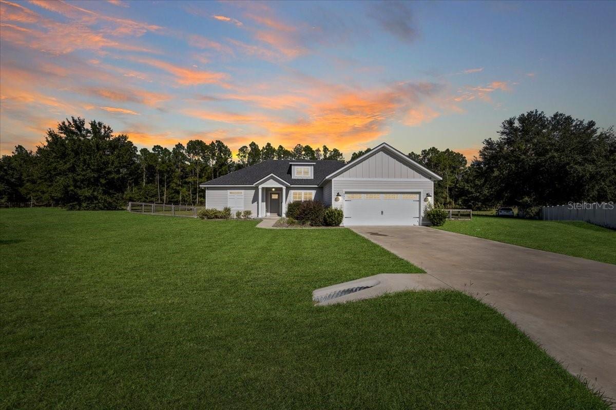 Image 2 of 50 For 335 Arrowbend Drive