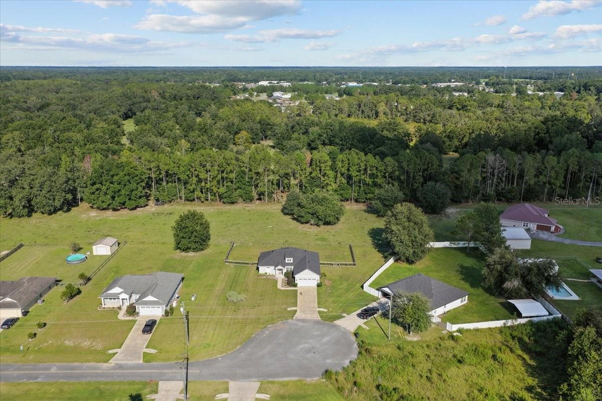Image 39 of 50 For 335 Arrowbend Drive