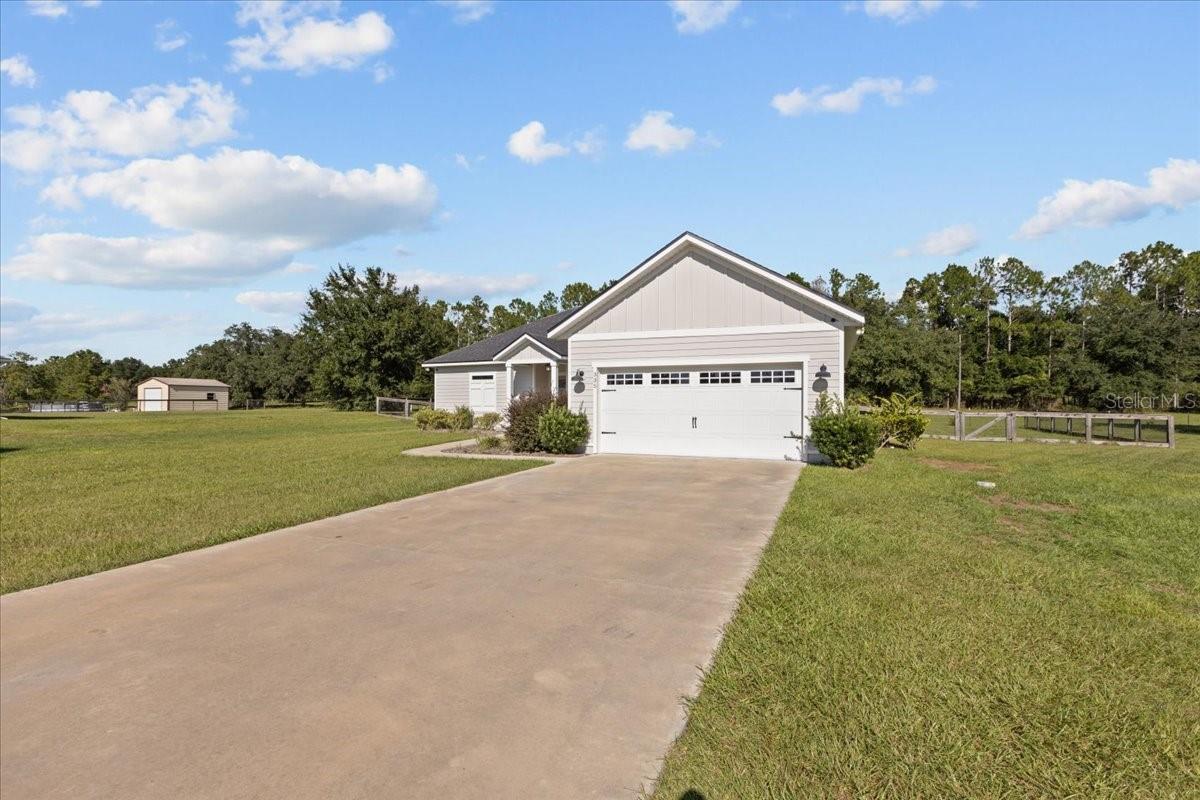 Image 45 of 50 For 335 Arrowbend Drive