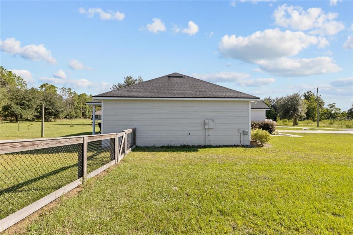 Image 6 of 50 For 335 Arrowbend Drive
