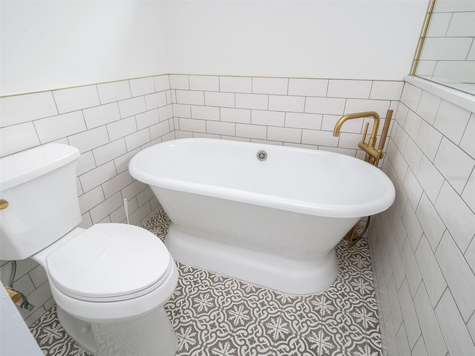 Image 20 of 32 For 1116 50th Drive