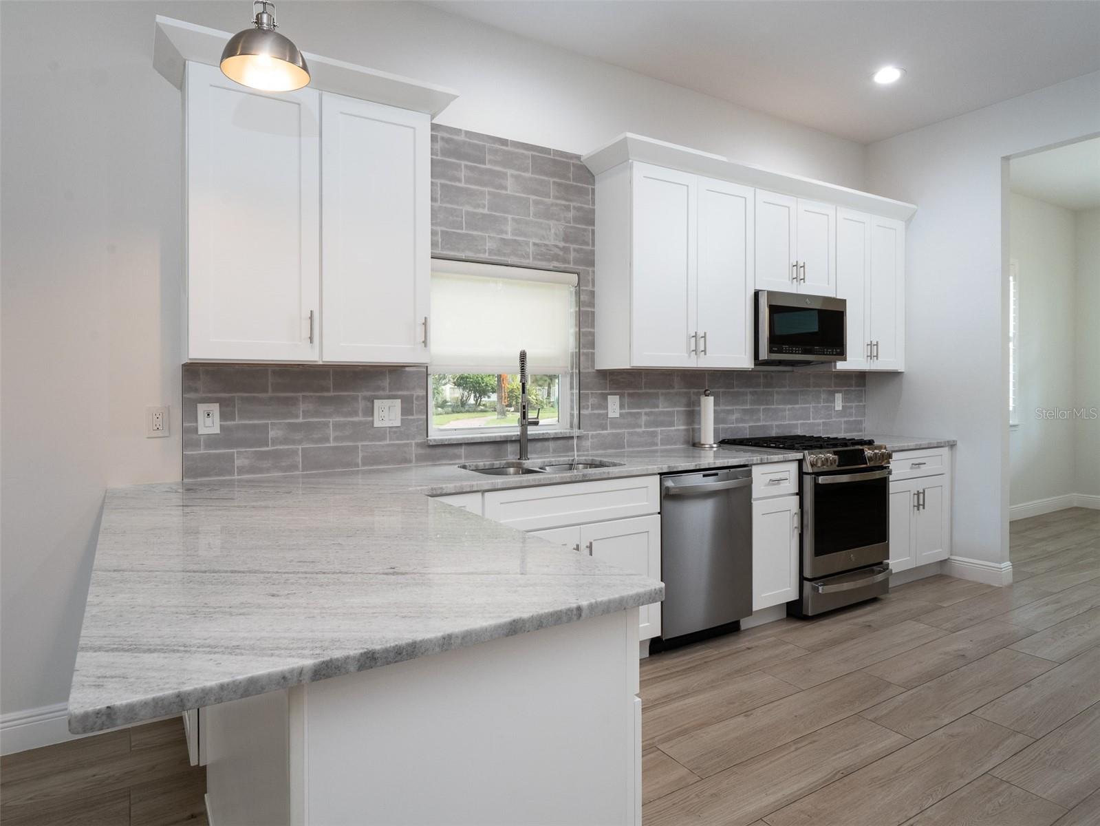 Image 5 of 32 For 1116 50th Drive