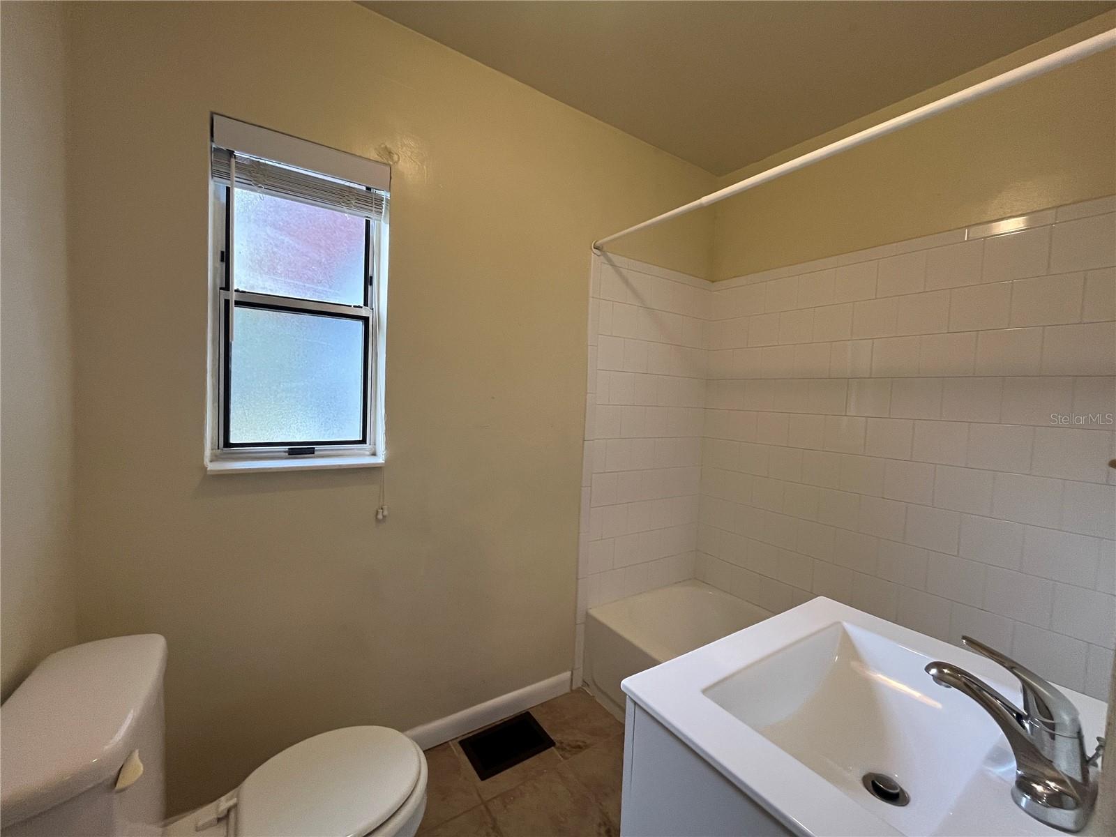 Image 13 of 23 For 501 14th Street
