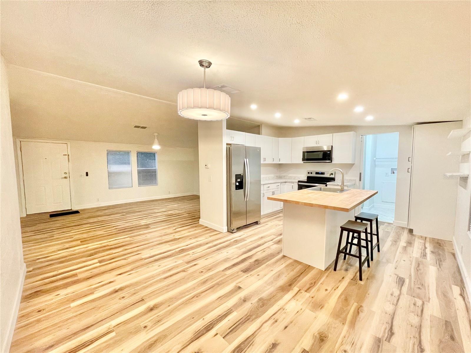 Image 6 of 34 For 13533 147th Avenue