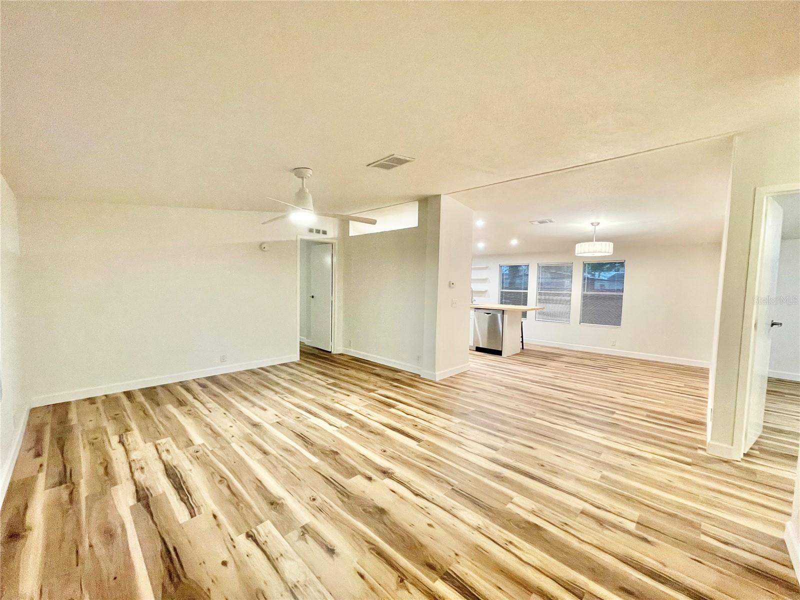 Image 8 of 34 For 13533 147th Avenue