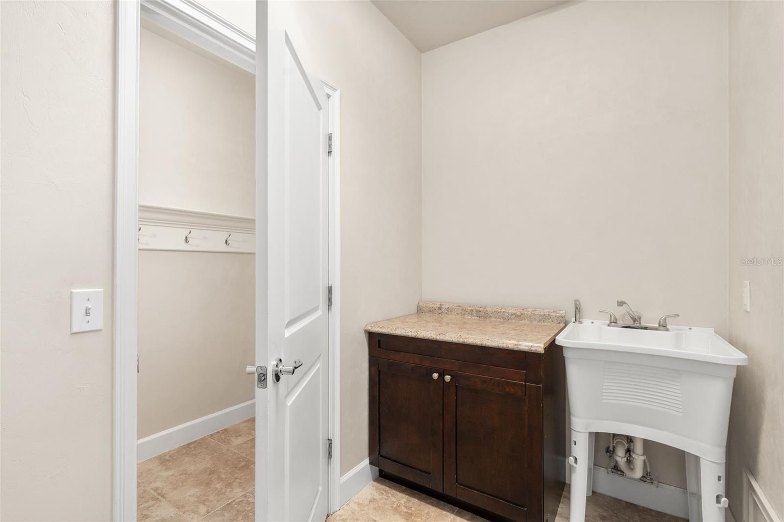 Image 41 of 63 For 11922 3rd Lane