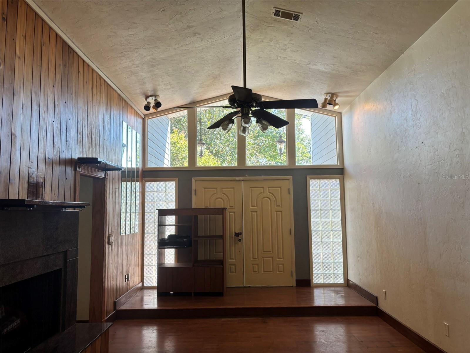 Image 4 of 37 For 3318 68th Avenue