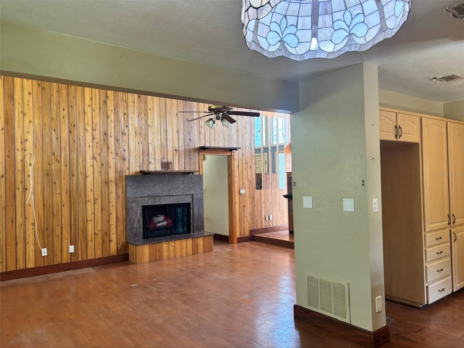 Image 9 of 37 For 3318 68th Avenue