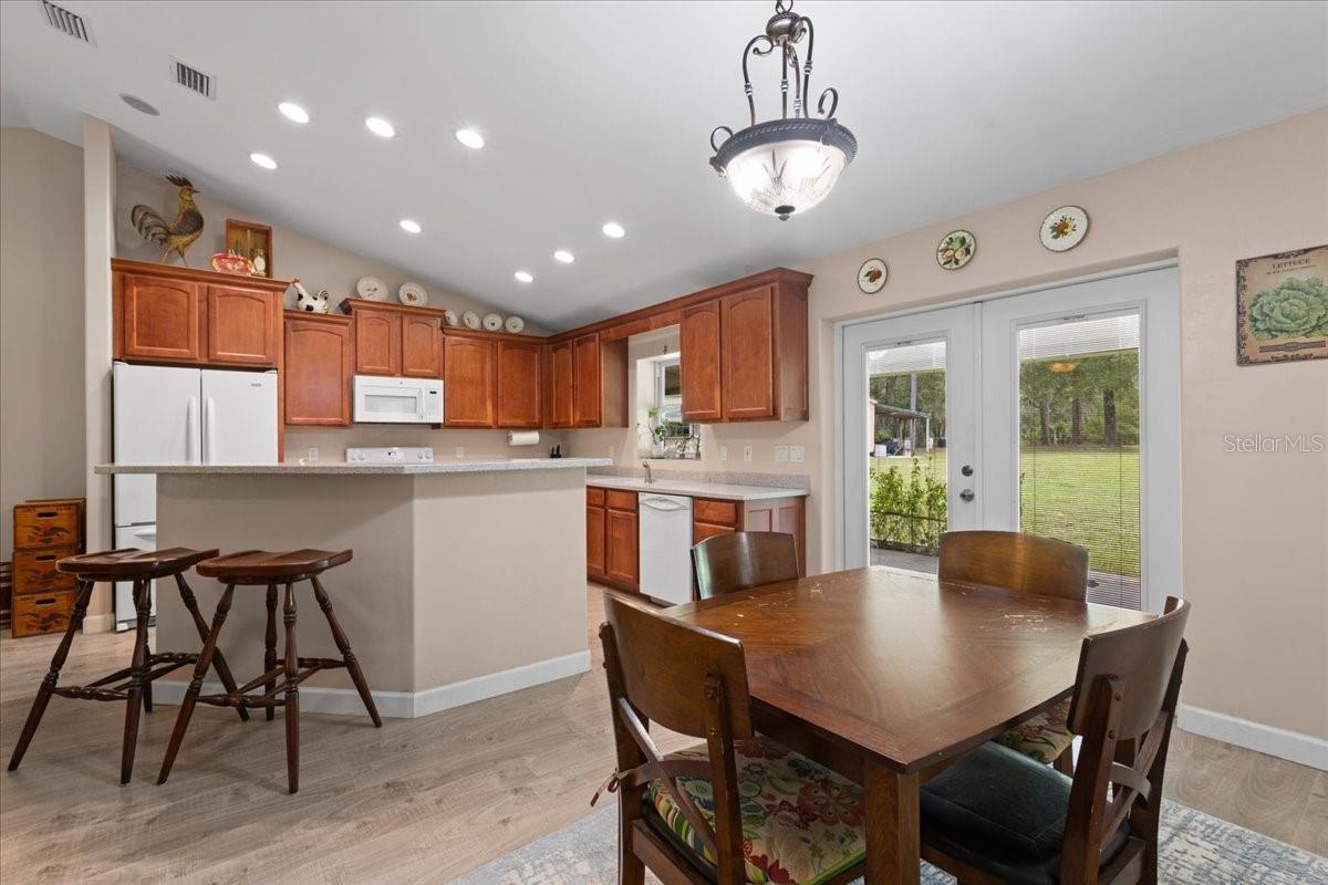 Image 10 of 77 For 4700 55th Avenue