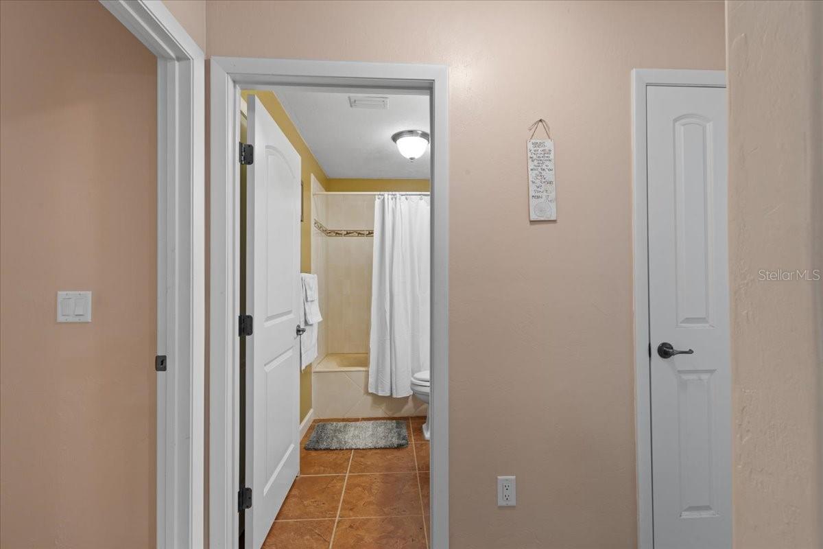 Image 17 of 77 For 4700 55th Avenue