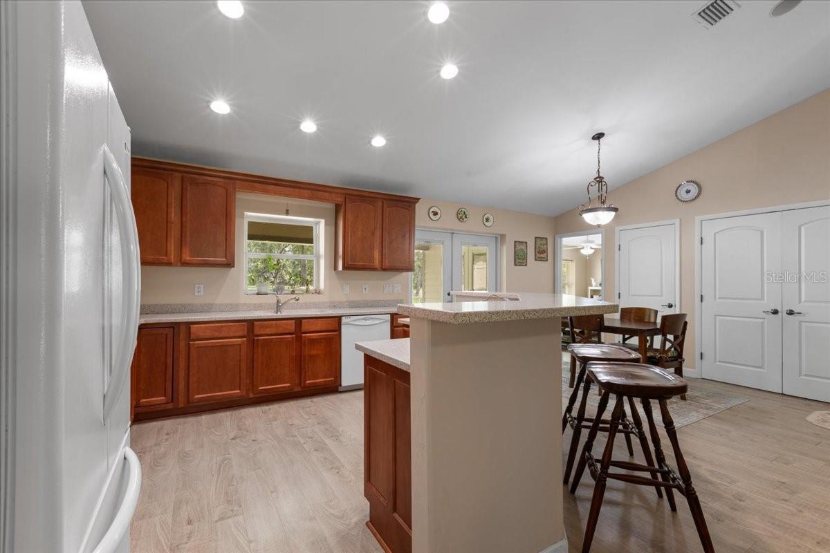 Image 7 of 77 For 4700 55th Avenue